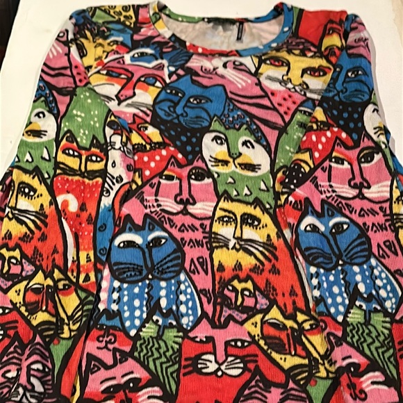 Tricotto long sleeved sweater with cats with rhinestones. Size medium - Picture 1 of 5